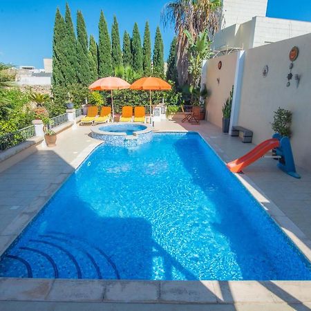 Central Villa Flatlet With Pool - Free Parking And Wifi Lija 외부 사진