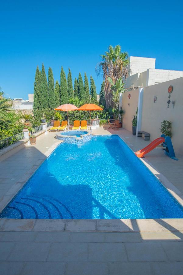 Central Villa Flatlet With Pool - Free Parking And Wifi Lija 외부 사진