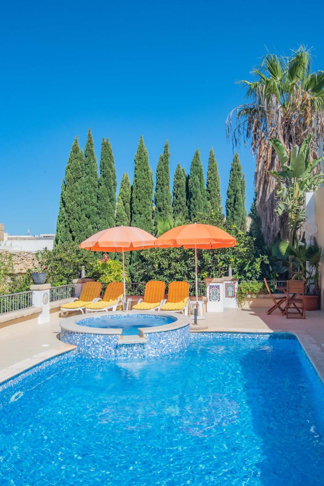 Central Villa Flatlet With Pool - Free Parking And Wifi Lija 외부 사진